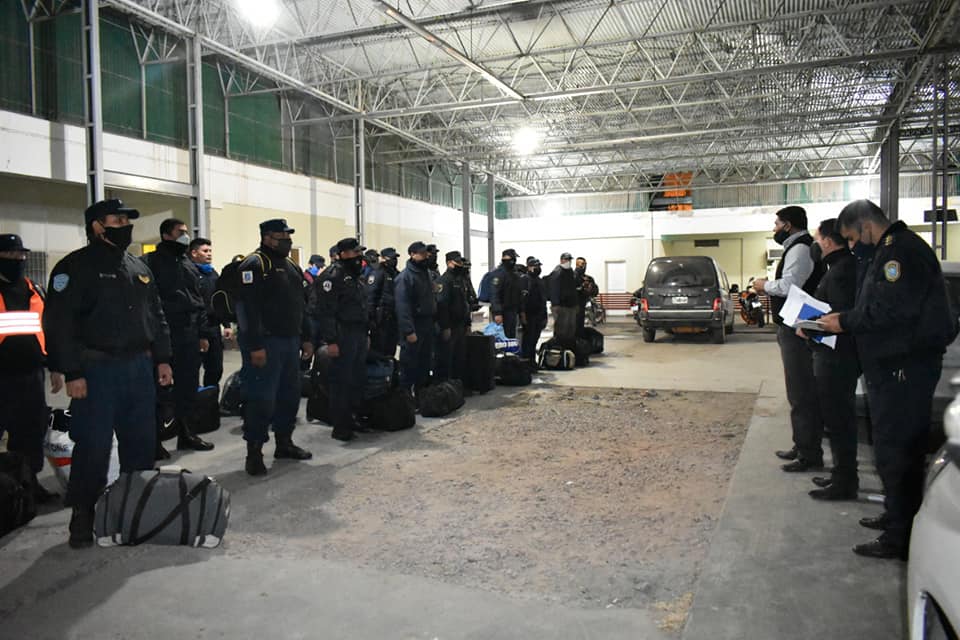 Importante despliegue policial para aislar a Los Juríes Importante despliegue policial para aislar a Los Juríes