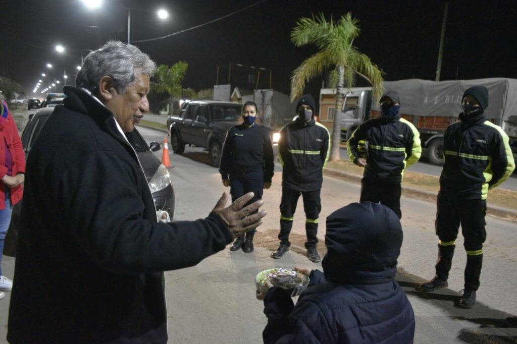 Entregan imágenes del Sagrado Corazón a trabajadores de Bandera