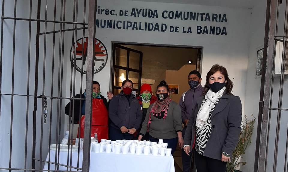 La Banda: entregaron desayunos a cientos de beneficiarios del IFE