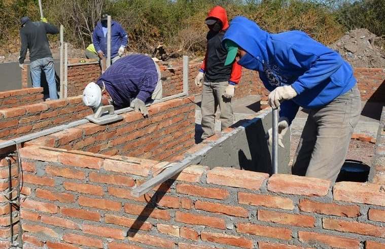 Construyen nichos para ampliar la capacidad del cementerio de Fernández Construyen nichos para ampliar la capacidad del cementerio de Fernández