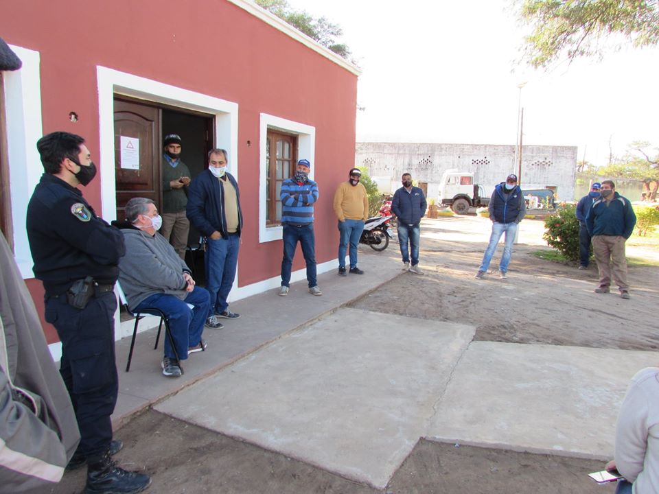 Definen acciones para actividades de agricultores en Colonia El Simbolar