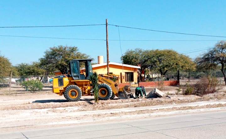 Realizan trabajos de ordenamiento urbano en Colonia El Simbolar Realizan trabajos de ordenamiento urbano en Colonia El Simbolar