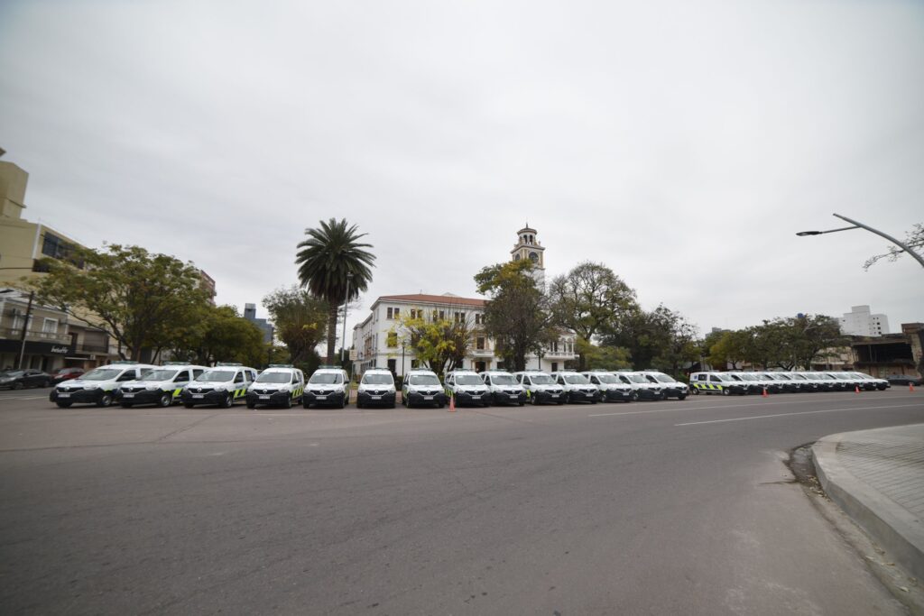 Entregaron 30 ambulancias para reforzar el sistema de salud provincial