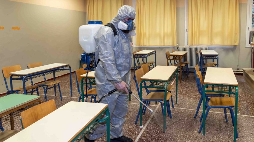 Así prepara Santiago el regreso a las aulas