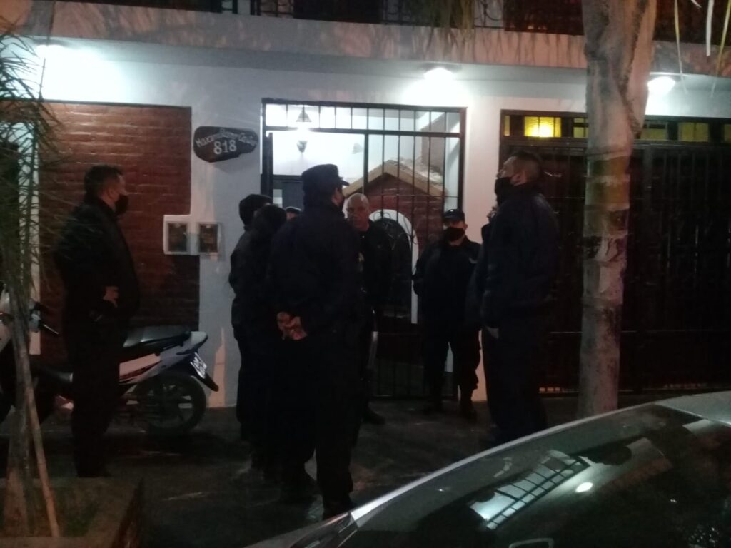 Capital: Más de 200 personas desalojadas de bares y fiestas Capital: Más de 200 personas desalojadas de bares y fiestas