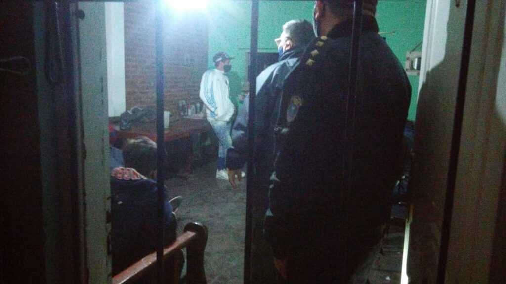 Desalojan una fiesta con más de 20 personas en el barrio Don Bosco Desalojan una fiesta con más de 20 personas en el barrio Don Bosco