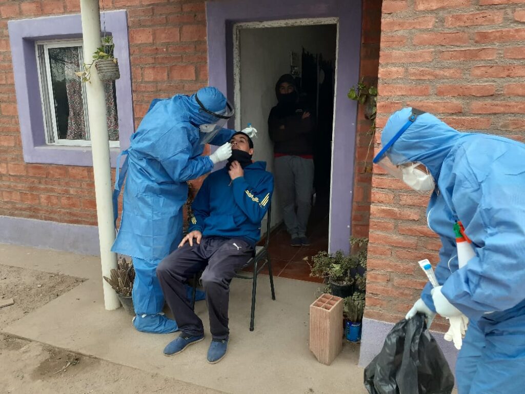 Santiago alcanzó la cifra más alta del año: 320 casos positivos