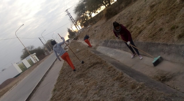 Intensifican los trabajos de limpieza en Los Quiroga