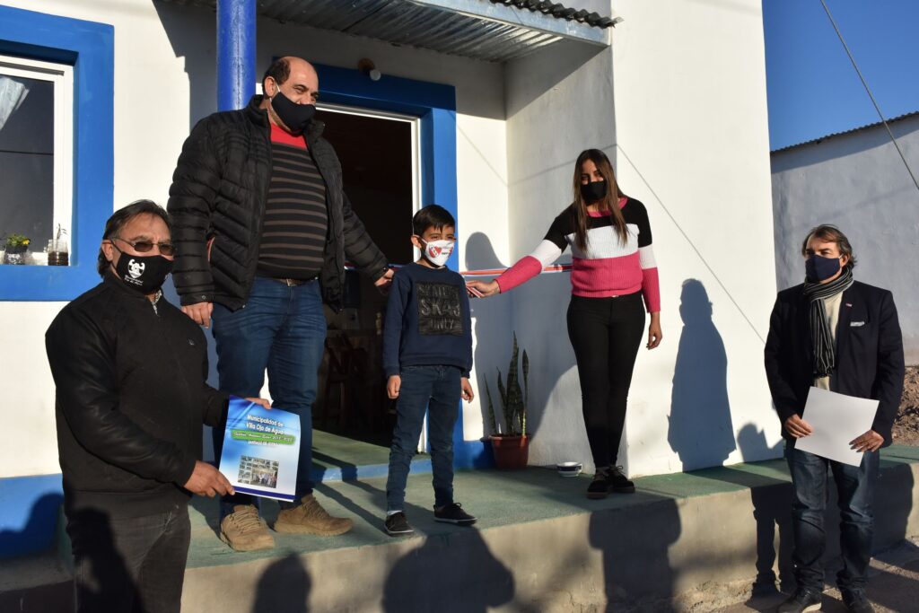 Entregan viviendas sociales a doce familias de Ojo de Agua Entregan viviendas sociales a doce familias de Ojo de Agua