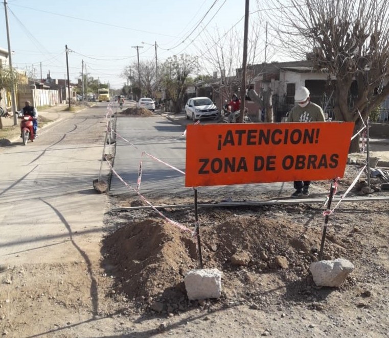 Ejecutan tareas de bacheo y reparación de calles en La Banda Ejecutan tareas de bacheo y reparación de calles en La Banda