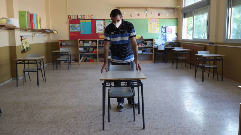 Santiago protagoniza una histórica vuelta a las escuelas