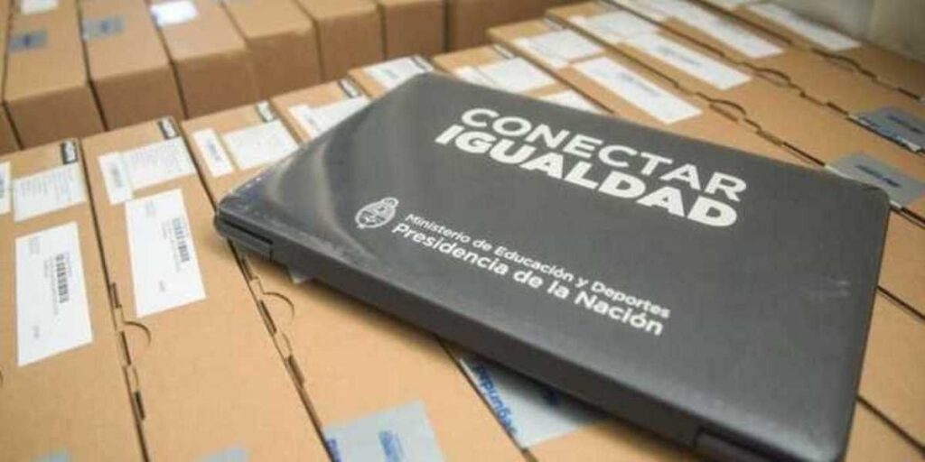 Nación envió netbooks y tablets para estudiantes santiagueños Nación envió netbooks y tablets para estudiantes santiagueños