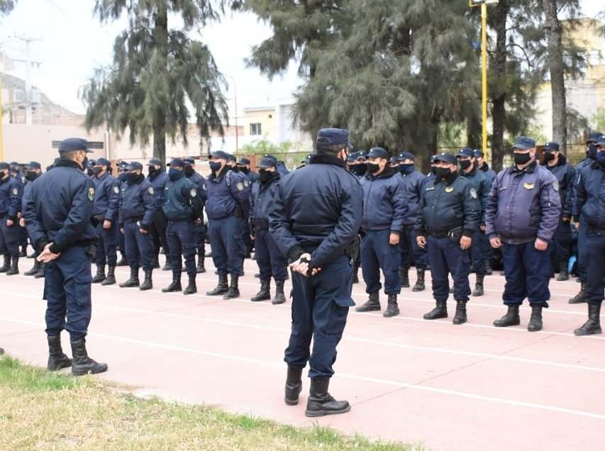 La Policía envió efectivos para aislar Doña Luisa y Sol de Mayo