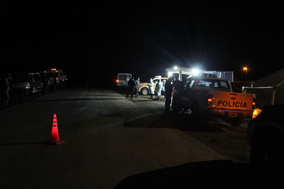 Colonia El Simbolar: aíslan a vecinos y secuestran tres camiones Colonia El Simbolar: aíslan a vecinos y secuestran tres camiones