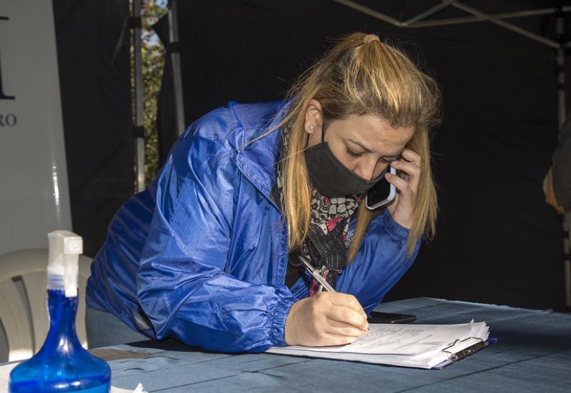 Trabajadores sociales debaten en un encuentro virtual