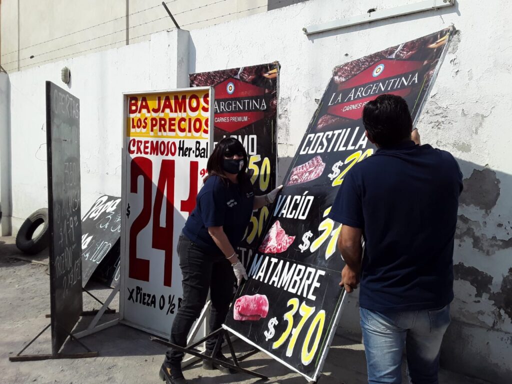 Retiran gran cantidad de cartelería que ocupaban espacios públicos