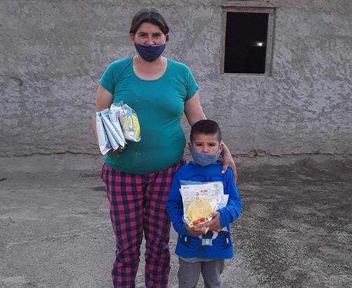 Decenas de familias de Manogasta recibieron complementos nutricionales Decenas de familias de Manogasta recibieron complementos nutricionales
