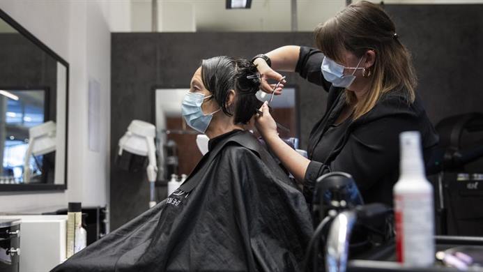 Peluquerías y salones de estética vuelven a abrir Peluquerías y salones de estética vuelven a abrir