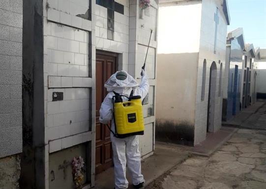 Nuevos equipos de seguridad y fumigación en el cementerio de Clodomira Nuevos equipos de seguridad y fumigación en el cementerio de Clodomira