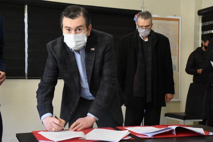 Zamora firmó convenio para una docena de obras hídricas en Capital e interior Zamora firmó convenio para una docena de obras hídricas en Capital e interior