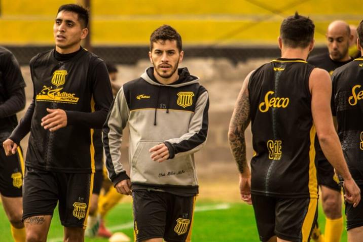 El plantel de Mitre entrenó en su cancha y Ortíz probó dos equipos