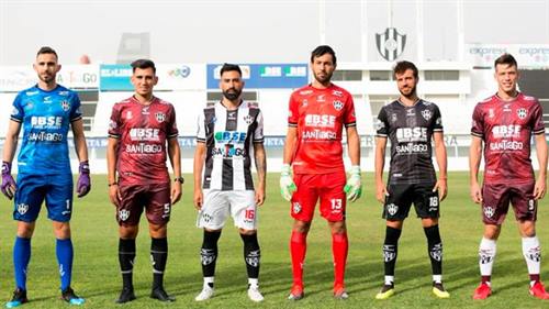 El “Ferro” hizo la presentación oficial de la nueva indumentaria El “Ferro” hizo la presentación oficial de la nueva indumentaria