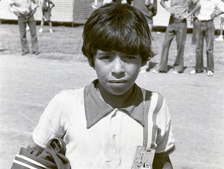 “No llorés, vos vas a ser mejor que Pelé”, el aliento de un santiagueño a un dolido Maradona