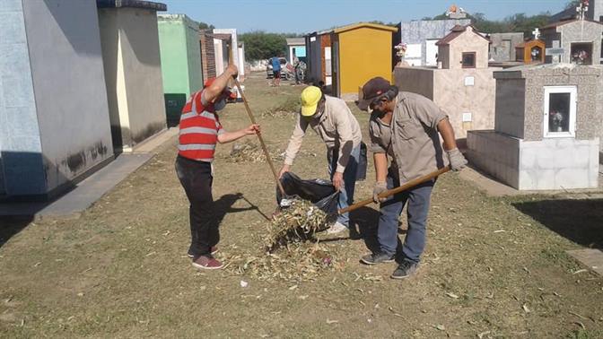 San Pedro se prepara para honrar a los fieles difuntos San Pedro se prepara para honrar a los fieles difuntos