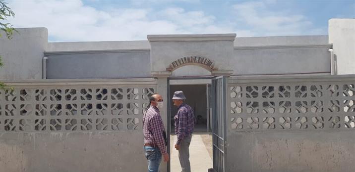 Iniciaron el pulido de pisos en el nuevo edificio de la escuela de Las Juntas