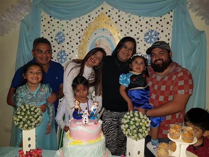 Matrimonio santiagueño adoptó tres hermanitas y cuentan su conmovedora historia Matrimonio santiagueño adoptó tres hermanitas y cuentan su conmovedora historia