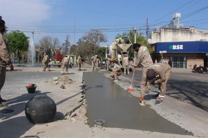 Realizan bacheo en el macrocentro de la Capital Realizan bacheo en el macrocentro de la Capital