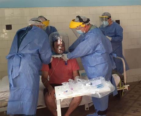 Así es el tratamiento con ventilación no invasiva en el Hospital Independencia