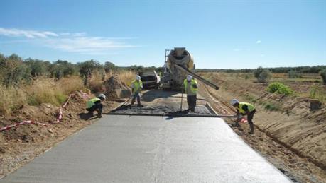 Anuncian obras hídricas y viales para una decena de departamentos santiagueños Anuncian obras hídricas y viales para una decena de departamentos santiagueños