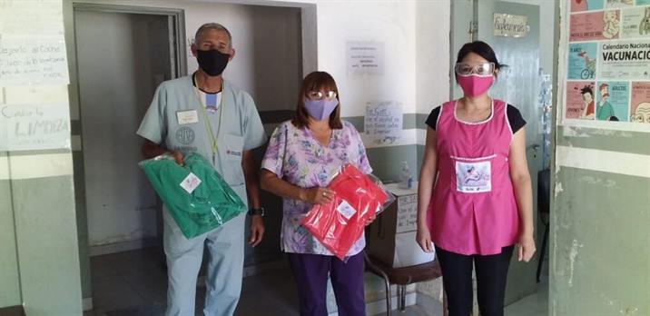Las “Manos de Hadas” donaron equipos de protección al personal de salud de Frías