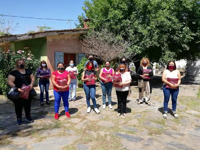 Frías: Nueva entrega de indumentaria para el personal de salud Frías: Nueva entrega de indumentaria para el personal de salud