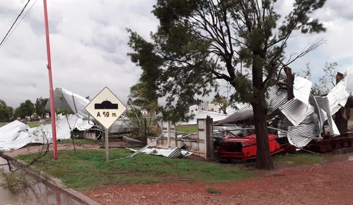 Un tornado provocó serios daños en Cuatro Bocas