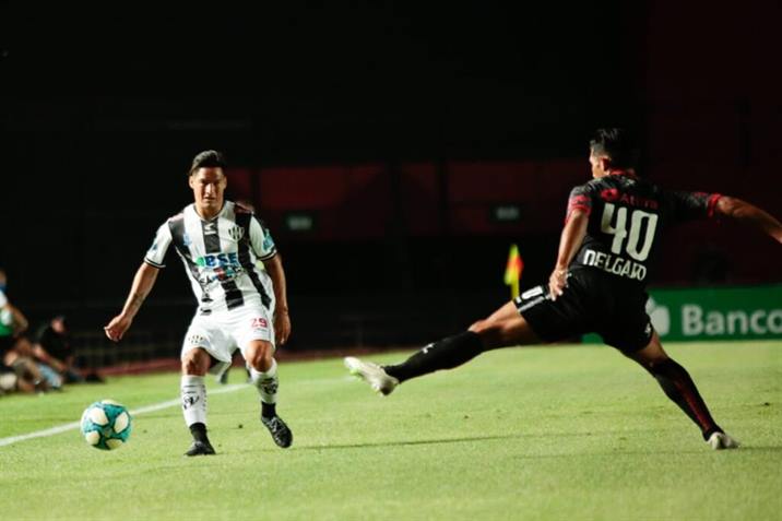Central recibe a Colón en el regreso del fútbol