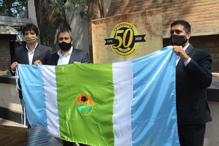 Colonia El Simbolar estrena bandera y escudo en su 50° aniversario