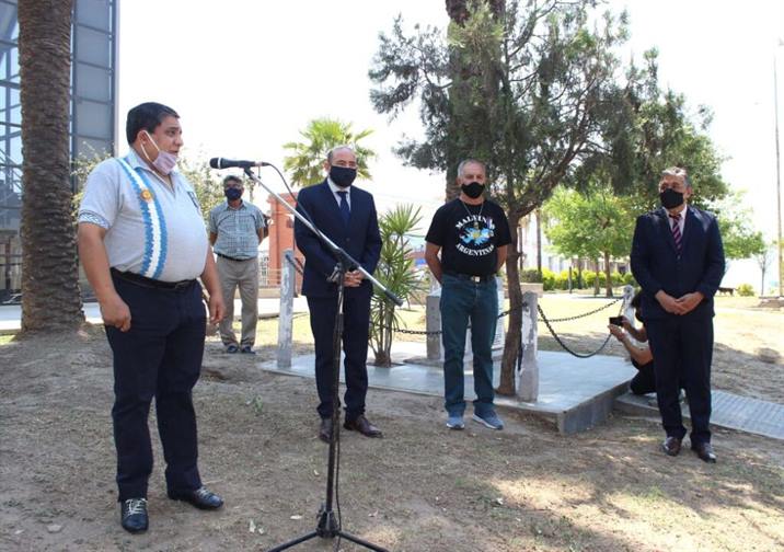La Banda se sumó al acto por los 200 años del primer izamiento de la bandera en Malvinas La Banda se sumó al acto por los 200 años del primer izamiento de la bandera en Malvinas