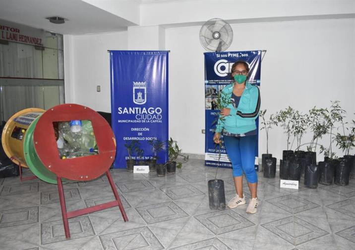 Así continúa el eco canje de envases plásticos por un árbol Así continúa el eco canje de envases plásticos por un árbol