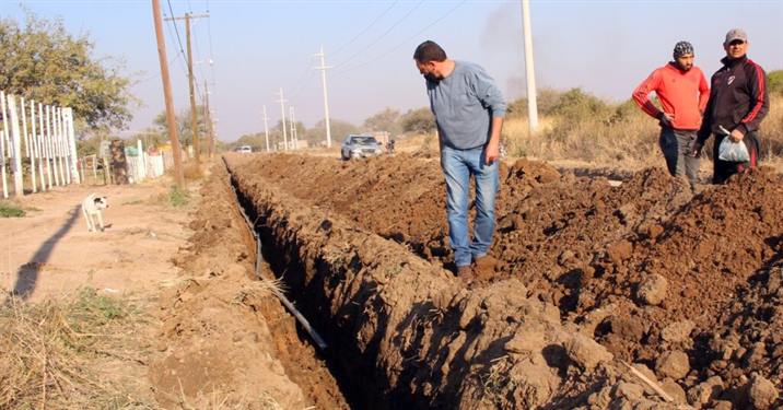 Amplían la red de agua para decenas de familias en Pinto Amplían la red de agua para decenas de familias en Pinto