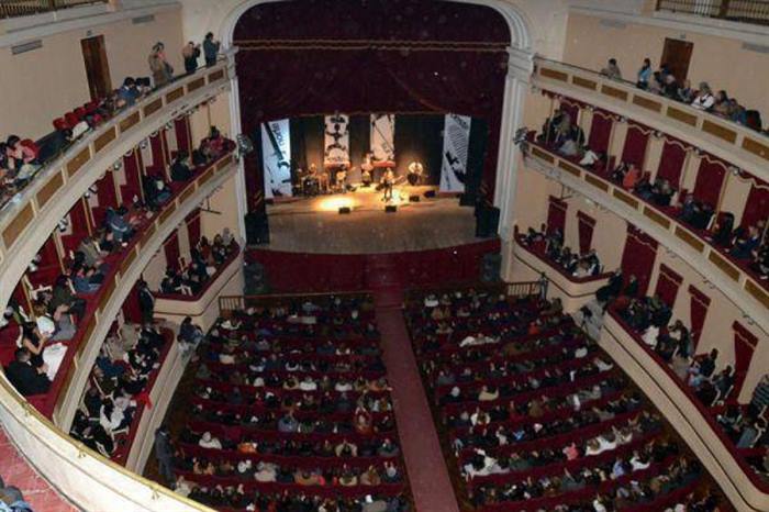 Nuevo horario de circulación y vuelven el teatro, cine y algunos deportes
