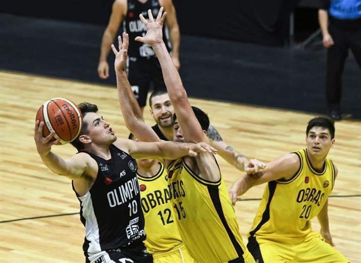 Olímpico tiró por la borda el partido en el último cuarto