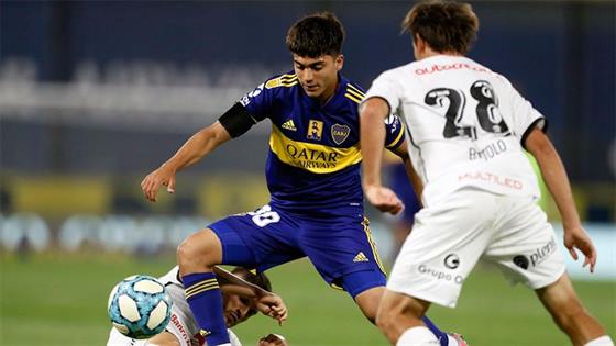 Zeballos: “Antes veía a Tevez en el Manchester, ahora compartimos plantel”