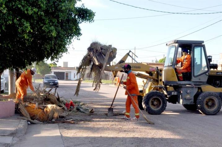 Continúan los trabajos de ordenamiento urbano e higiene Continúan los trabajos de ordenamiento urbano e higiene
