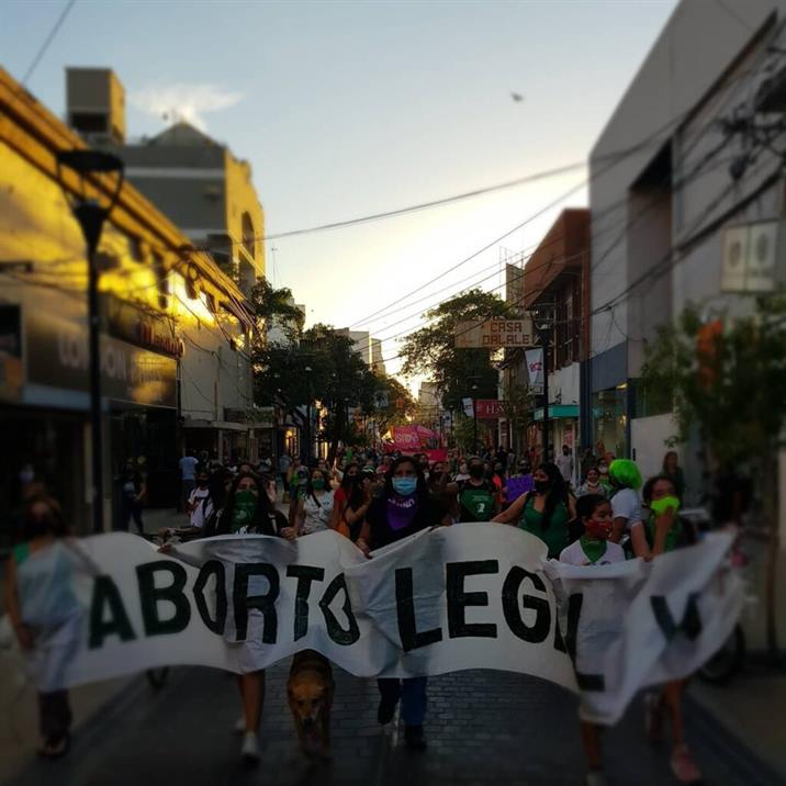 Organizaciones feministas marcharon en apoyo al aborto legal