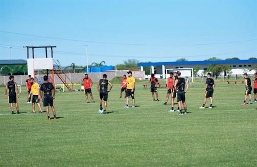 Mitre entrenó con la mente puesta en Nueva Chicago