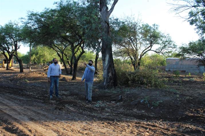 Continúan los operativos de limpieza en sectores de Colonia El Simbolar Continúan los operativos de limpieza en sectores de Colonia El Simbolar