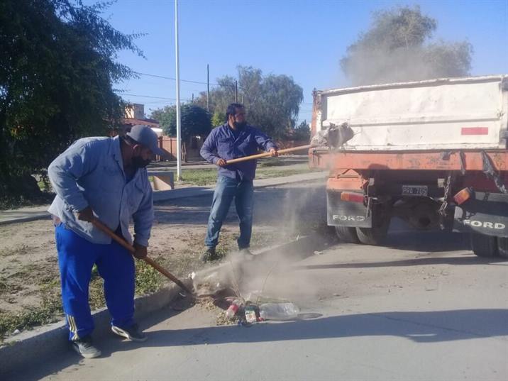 Intenso trabajo de limpieza en vísperas de Navidad