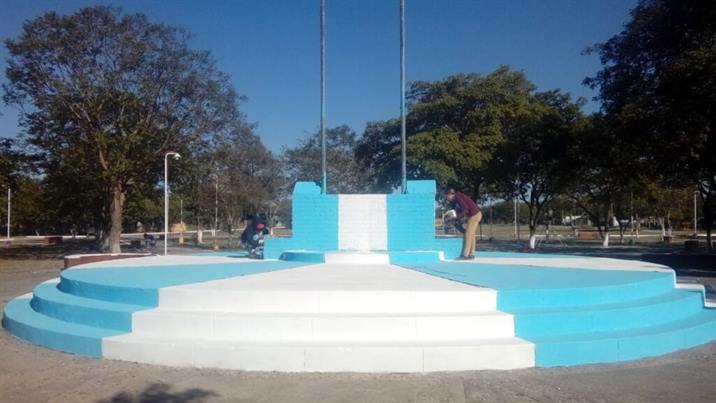 Embellecen los espacios públicos de Los Quiroga